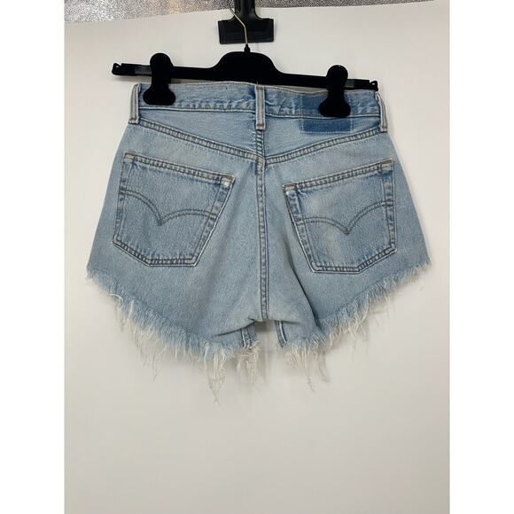 Nasty Gal x After Party Levi's Frayed Denim Shorts - Picture 5 of 6